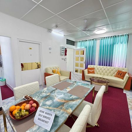 Appartement Ontrack Travel à Malé Extérieur photo