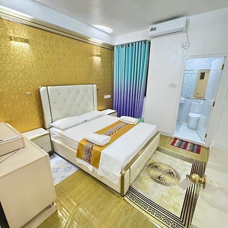 Appartement Ontrack Travel à Malé Extérieur photo
