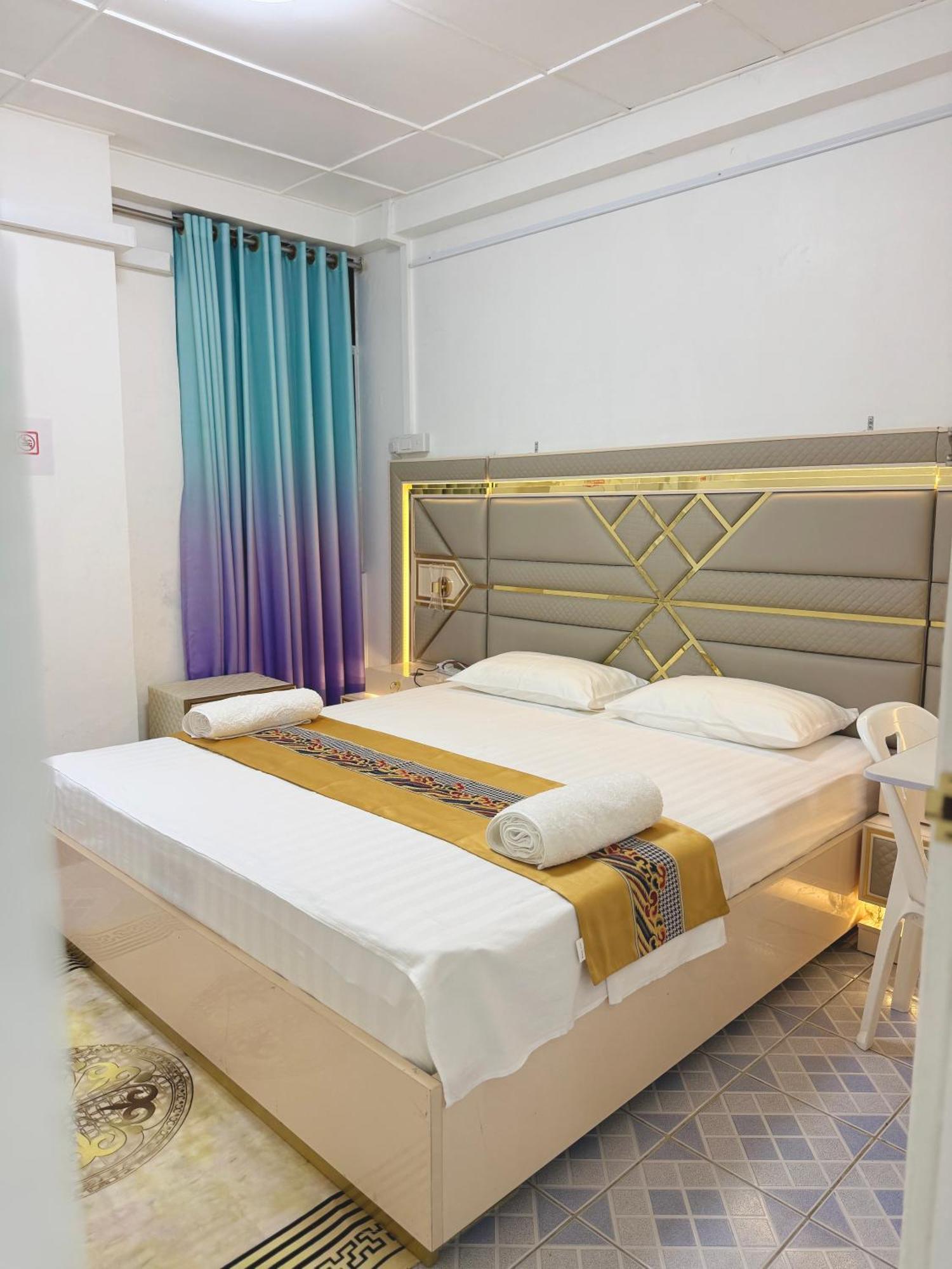 Appartement Ontrack Travel à Malé Extérieur photo