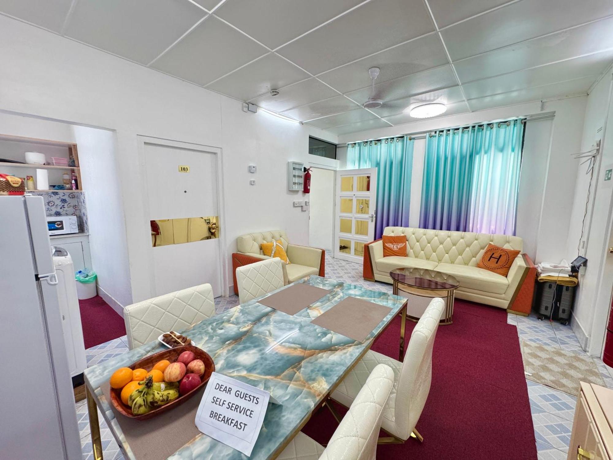Appartement Ontrack Travel à Malé Extérieur photo